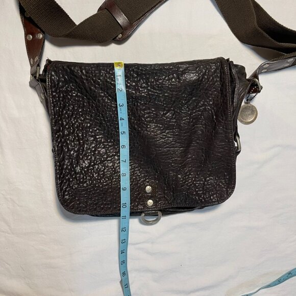 Leather crossbody messenger bag by WILL leather goods - Picture 4 of 9